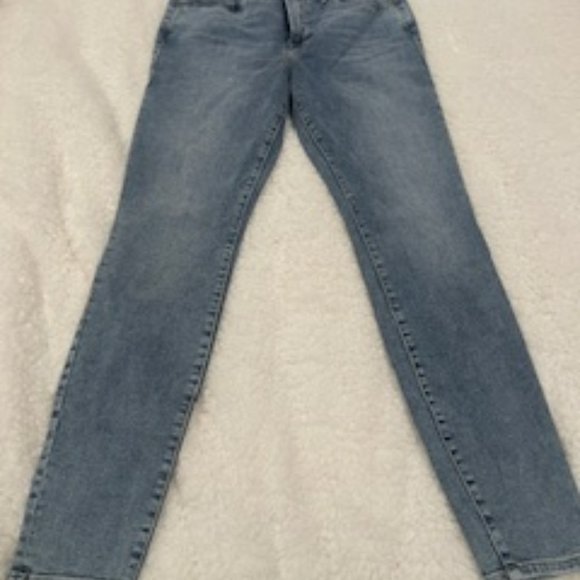 Good American Good Waist Size 8 NWT - Picture 1 of 4
